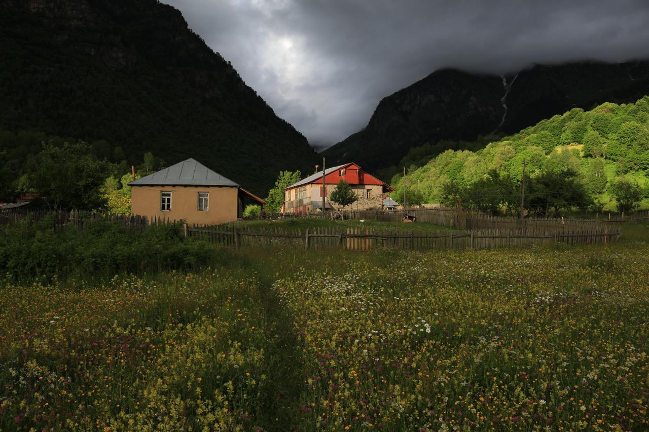 Guest House In Zhabeshi Lali Kültér fotó